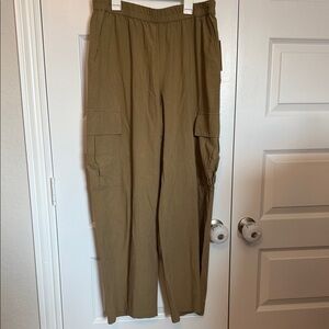 NWT Universal Thread Cargo Pants Sz Medium